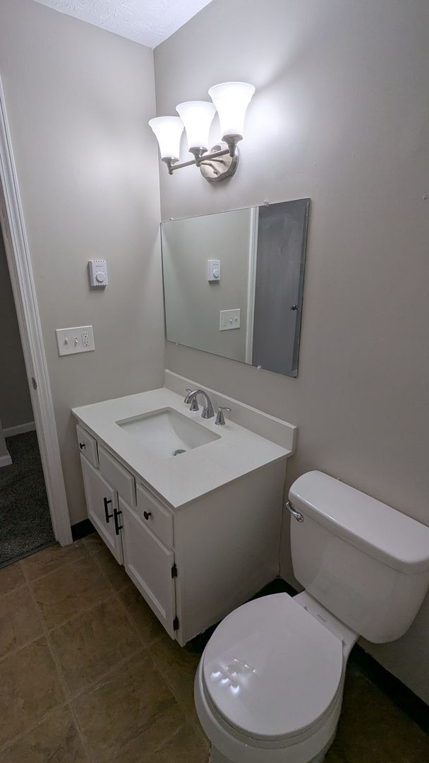 Building Photo - MN Cedar Village (857)