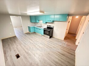 Building Photo - 1227 12th Ave