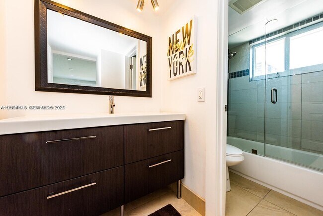 Building Photo - 2081 S Ocean Dr