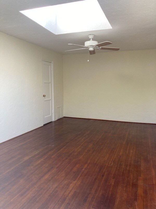 Building Photo - 4111 W Olive Ave