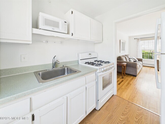 Building Photo - 600 NJ-71