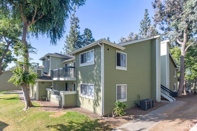Building - Forest Glen