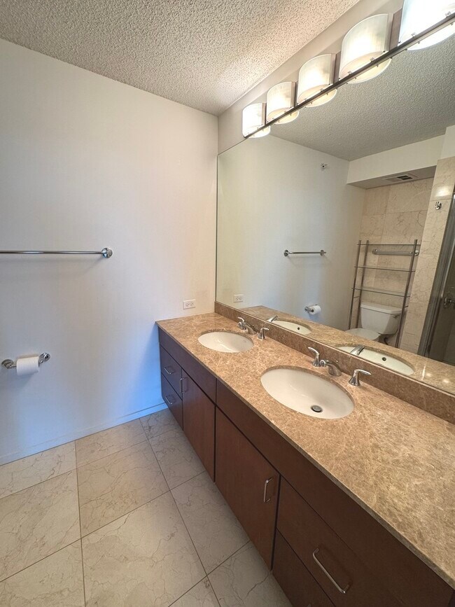 Building Photo - 9725 Woods Dr