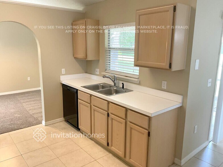 Building Photo - 7681 Greenboro Dr