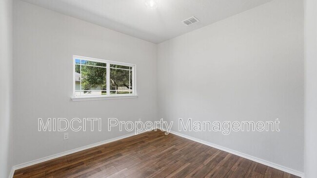 Building Photo - 1035 Cedar Grove Trail