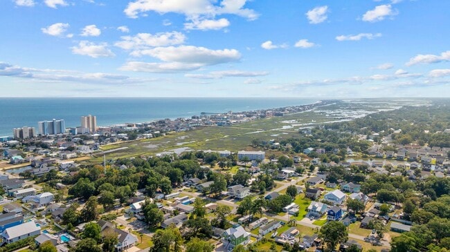 Building Photo - SNOWBIRD RENTAL- 4 blocks 2 Sea & Fire Pit