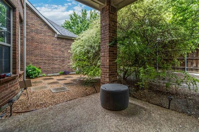 Building Photo - 920 Falcon Dr