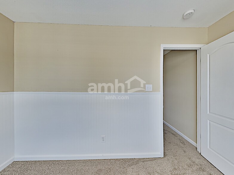 Building Photo - 5112 Horsestall Dr