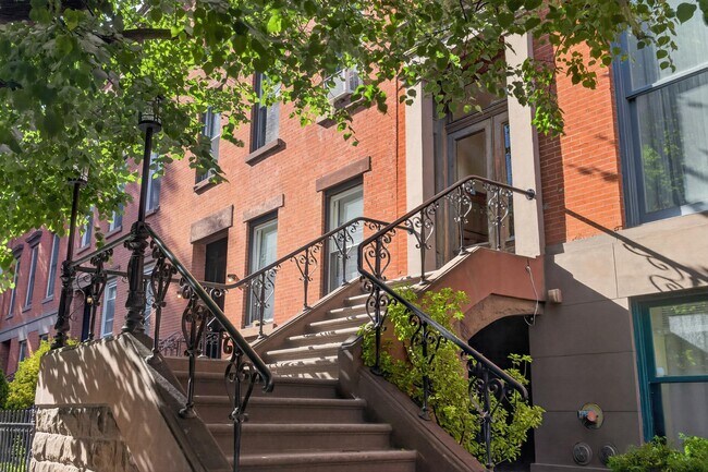 Building Photo - 46 Mercer St