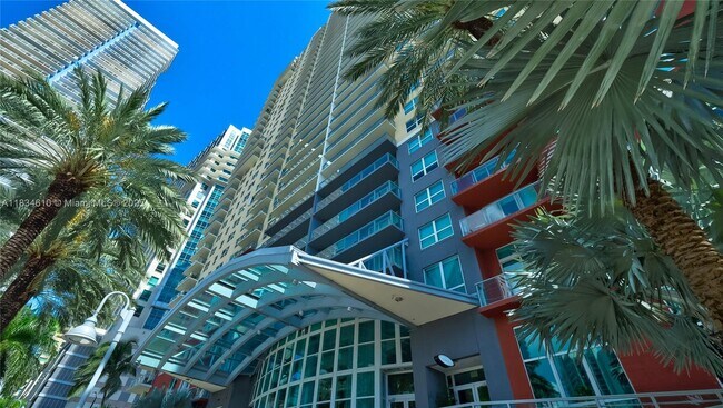 Building Photo - 1155 Brickell Bay Dr