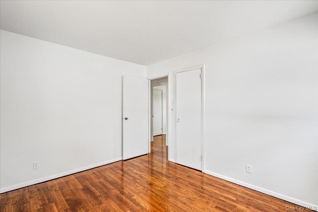 Building Photo - 19 Dakota St