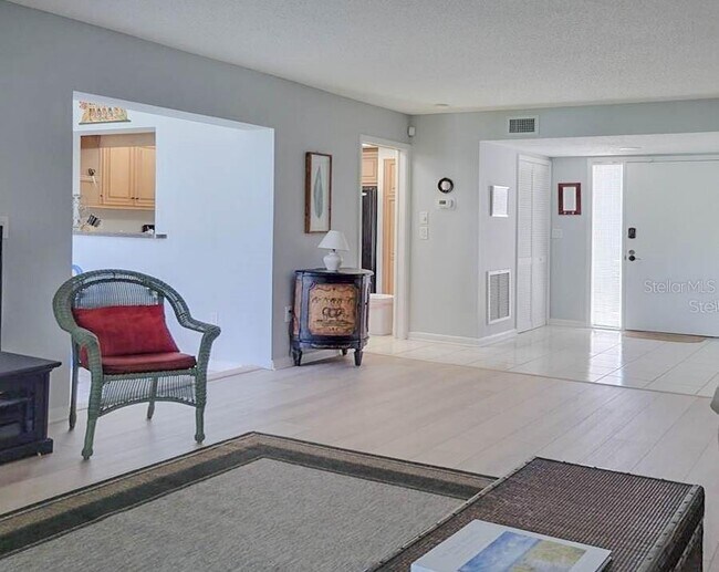 Building Photo - 5018 MARSHFIELD Rd