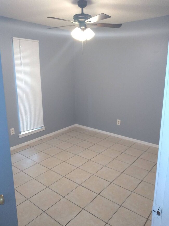 Building Photo - 4 Success Realty is now offering this 3 be...