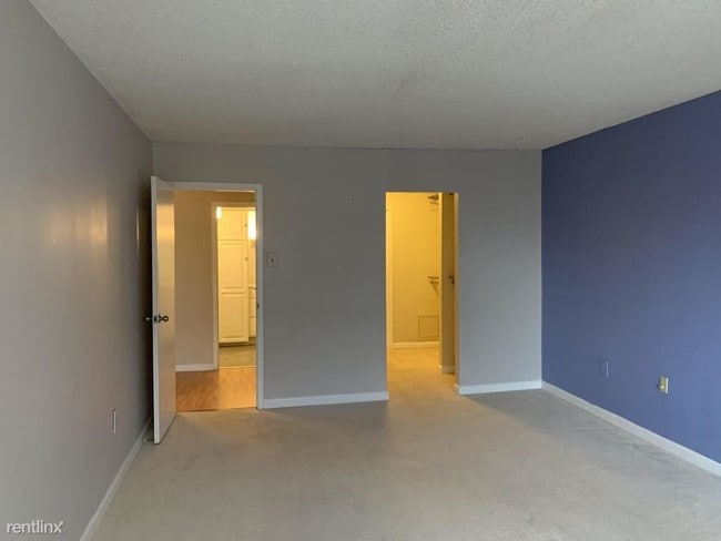 Building Photo - 1325 18th St NW