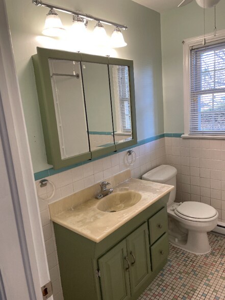 Building Photo - 1205 Pascal Pl