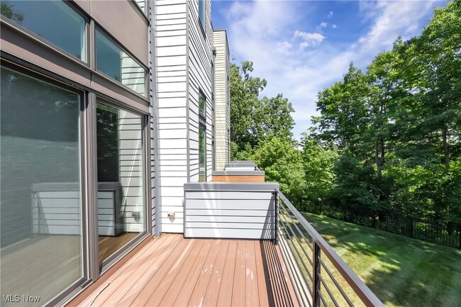 Building Photo - 18875 Riversouth Terrace