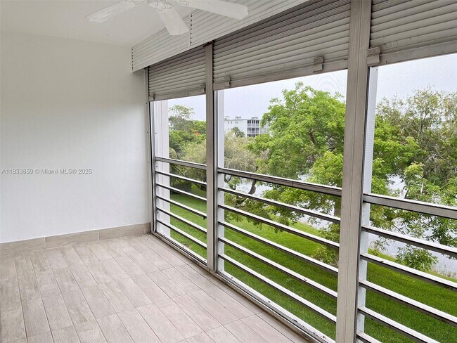 Building Photo - 3007 Hythe A