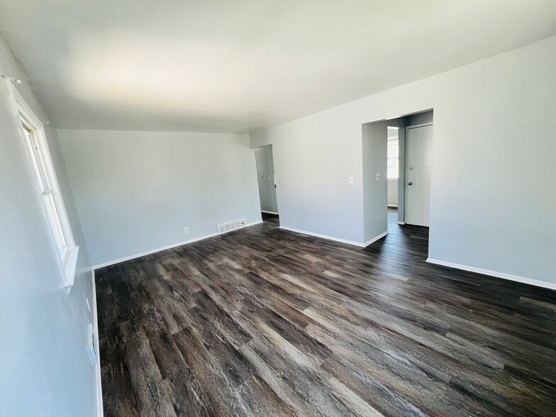 Building Photo - 5856 N 63rd St