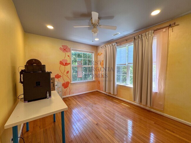 Building Photo - Lake Reynovia 3Bed/2.5Bath Rental