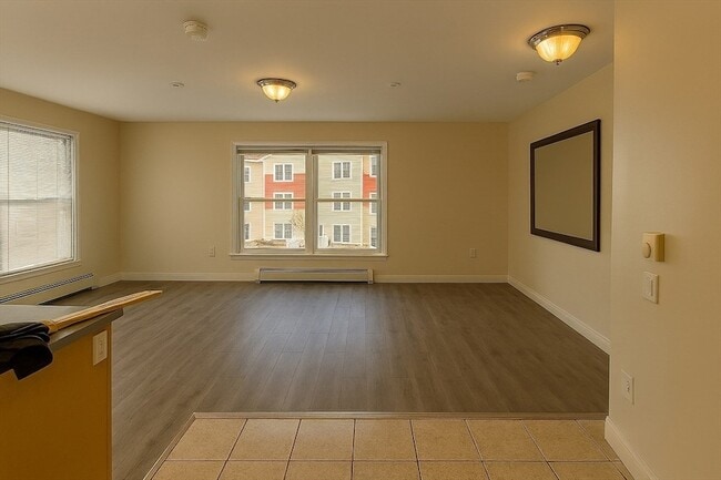 Building Photo - 5 Concord Ct