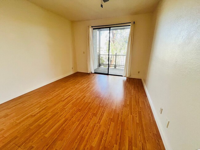 Building Photo - 2-bedroom, 2-bathroom condo located in a h...