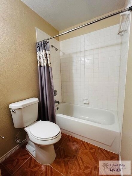 Building Photo - 944 Alta Mesa Blvd