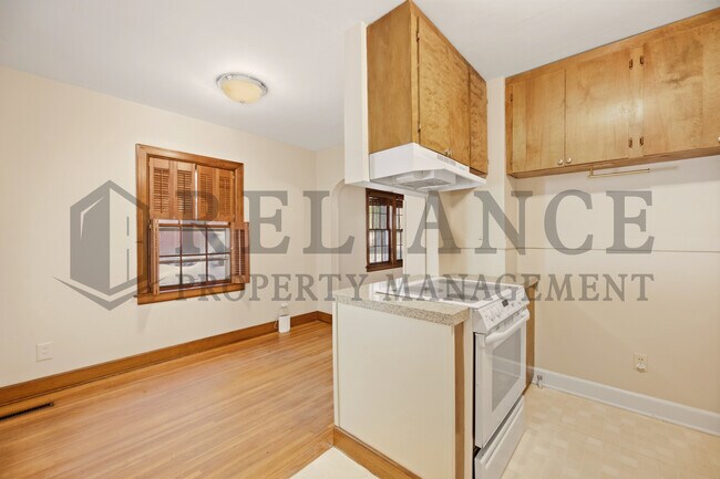Building Photo - 737 S Lorraine Ave