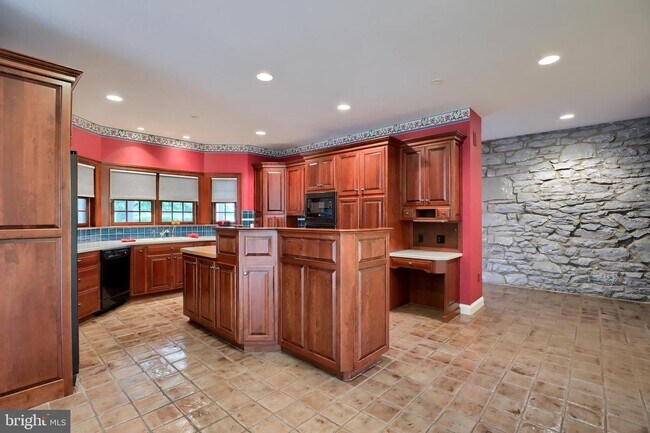 Building Photo - 1886 Conard Rd