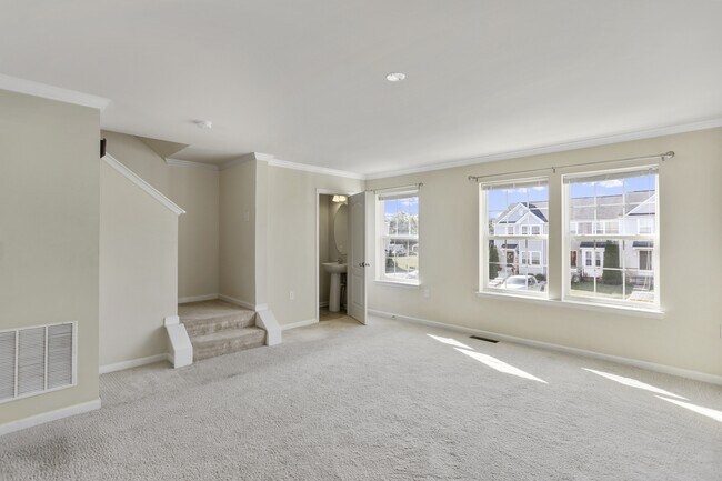Building Photo - 18 Chillingham Ct