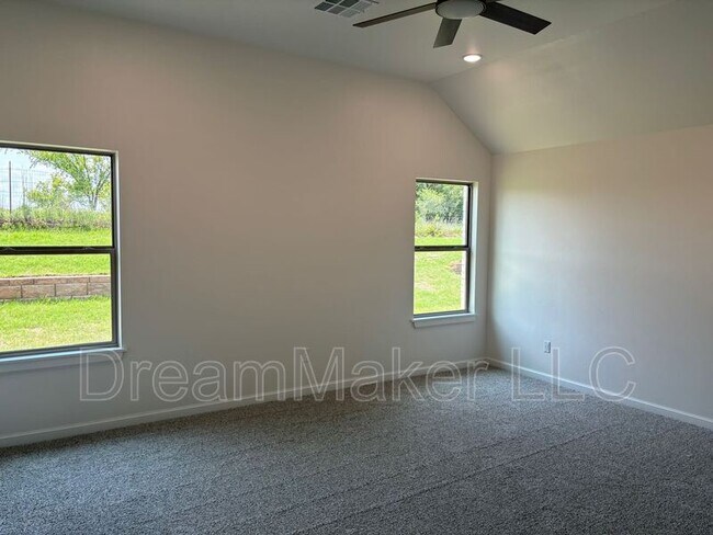 Building Photo - 3026 Hollow Crest Ln