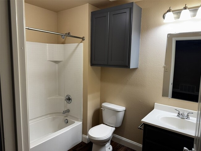 Building Photo - 5608 Humbert Ave