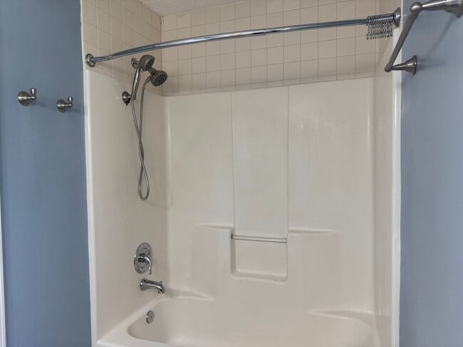 Building Photo - Beautiful home in Tucker Creek