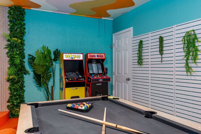 Building Photo - 1136 9th Square