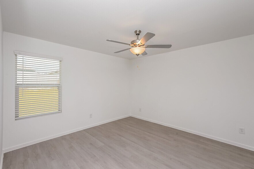 Building Photo - 2740 River Knl Ln