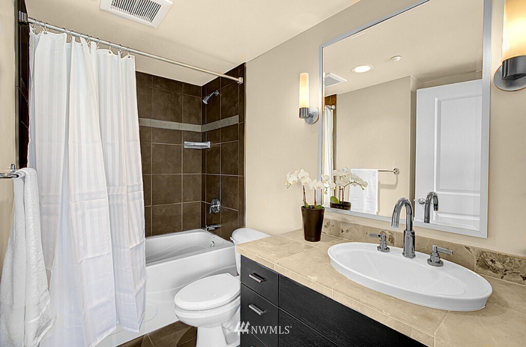 Bathroom 1 - 819 Virginia St