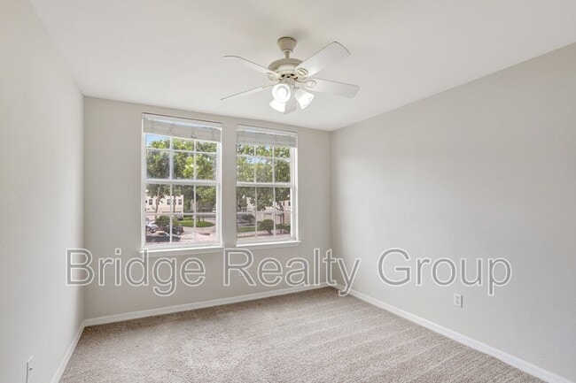 Building Photo - 735 Siena Palm Dr