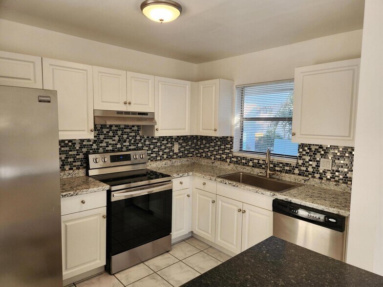 Kitchen - 517 Dotterel Rd