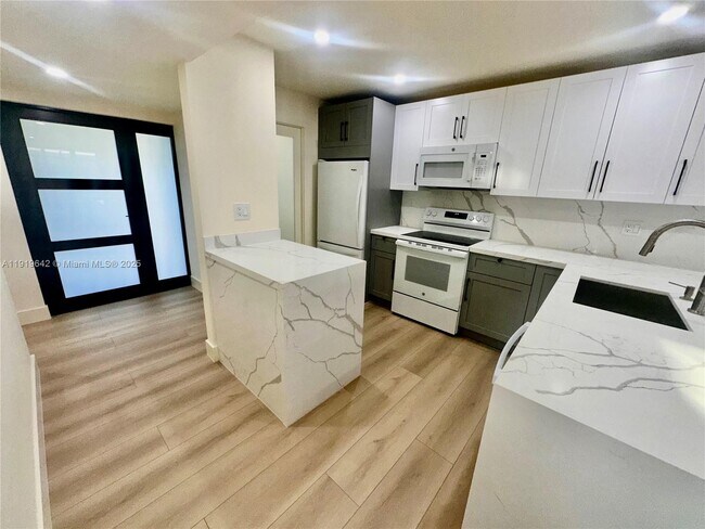 Building Photo - 11279 NW 15th Ct