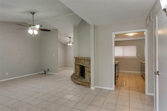 Building Photo - 114 Camilla Ln