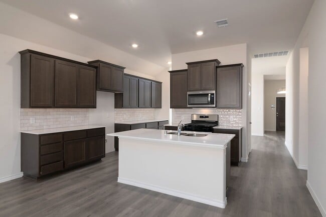 Building Photo - GORGEOUS 4 BEDROOM HOME LOCATED IN ANNA, TEXAS!