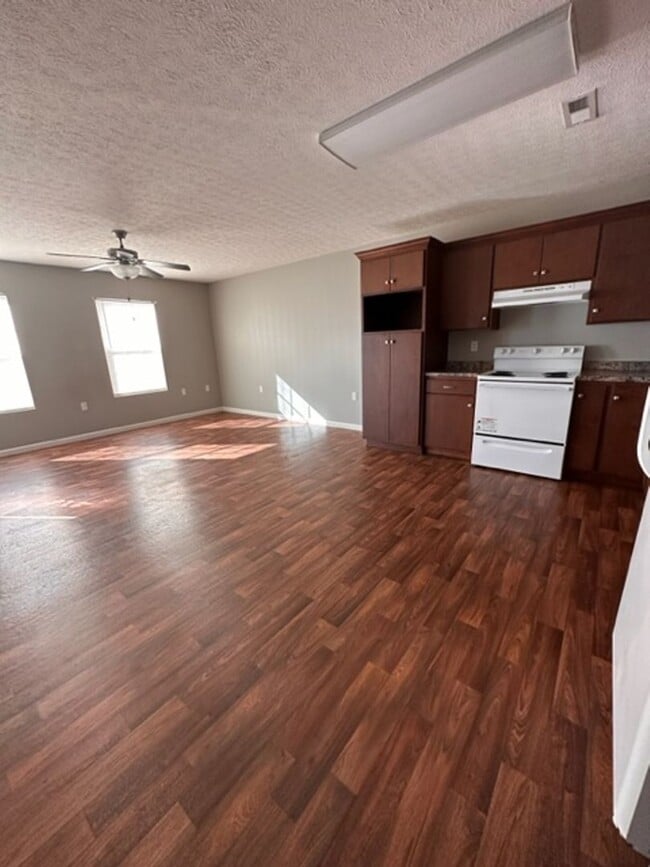 Building Photo - 106 Nancy Ln
