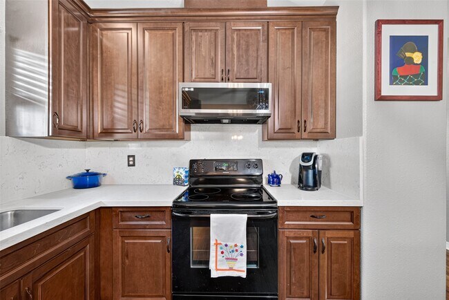 Building Photo - 21310 Sweet Grass Ln