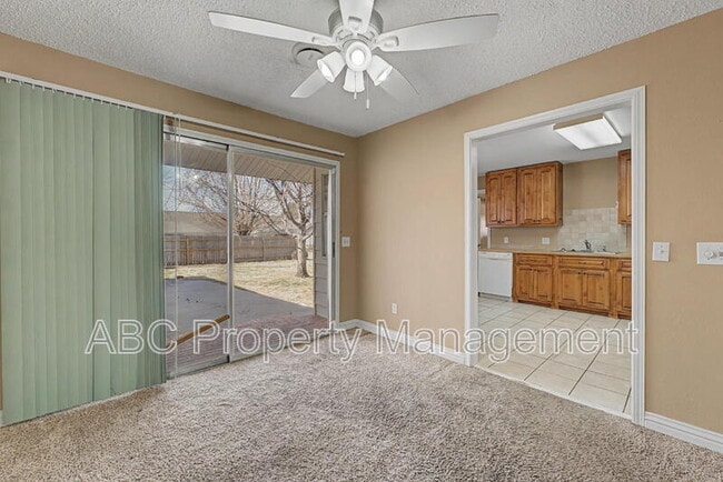 Building Photo - 910 S 28th St