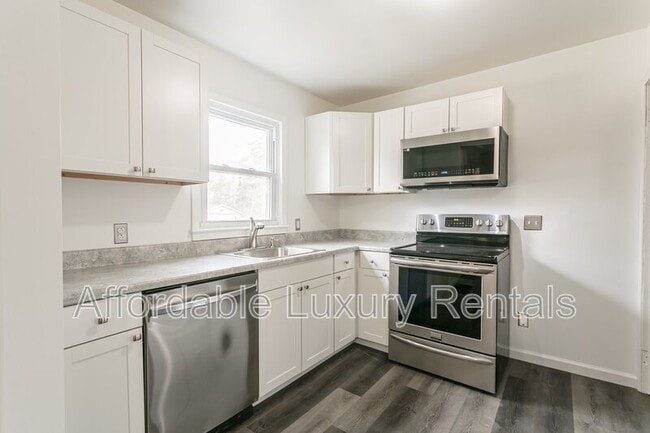 Building Photo - 2868 Brighton Henrietta Town Line Rd