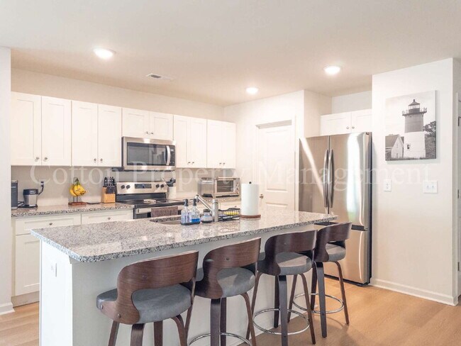 Building Photo - 3083 Day Dream Ln