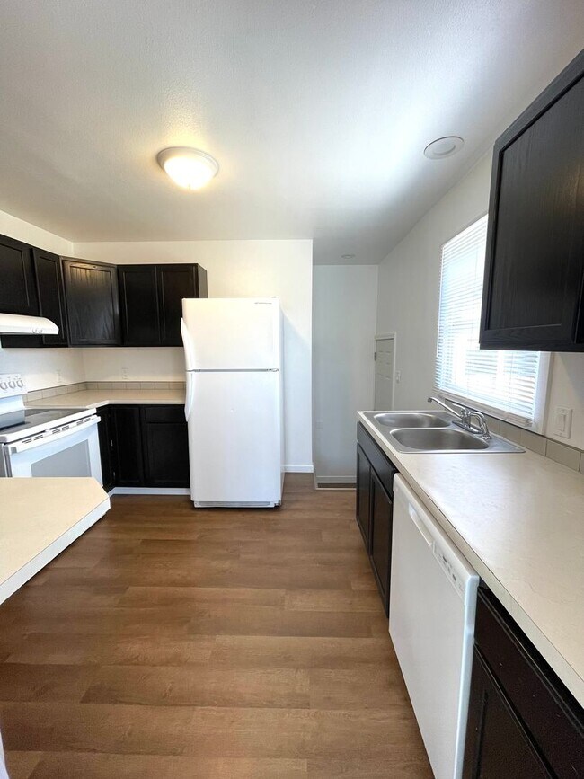 Building Photo - Completely Remodeled Three Bedroom One Bath in Richland - Move in Ready!!