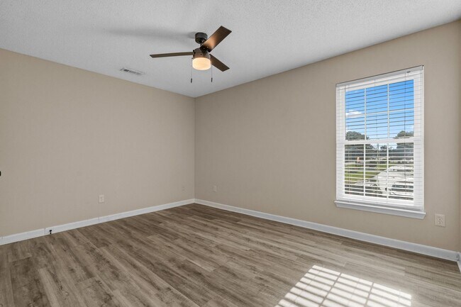 Building Photo - 3675 Clay Pond Rd