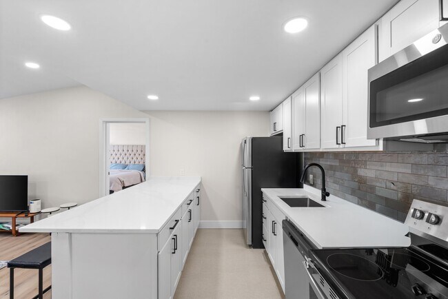 Building Photo - 41349 Heathmore Ct