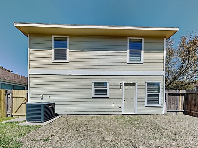 Building Photo - 18011 Shallow Leaf Ln