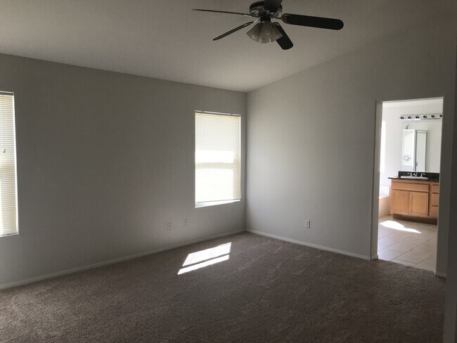 Building Photo - Ready Now! Cul-De-Sac Murrieta Beauty!!